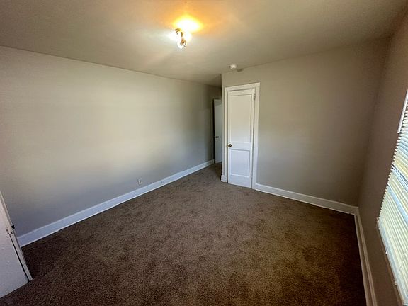 5th image of 907 Julian St #B