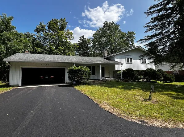 5204 Park Lake Rd, East Lansing, MI 48823