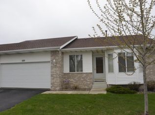 15960 Hyland Dr, Apple Valley, MN 55124