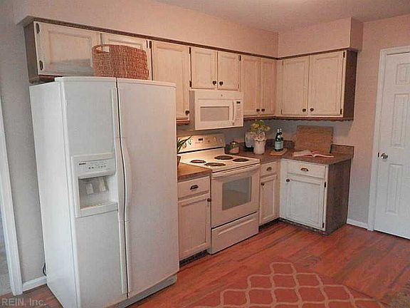 2nd image of 1733 Creekstone Ct