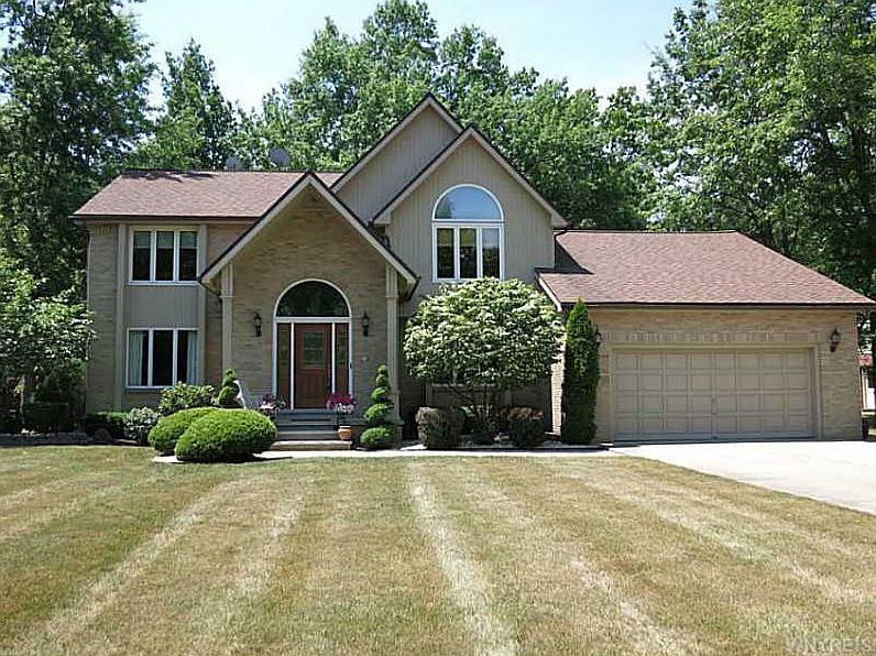 1st image of 90 Riverwoods Dr