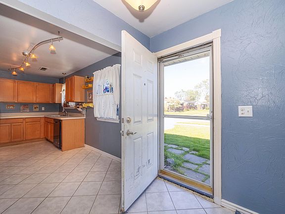 5th image of 8749 Liberty Blvd
