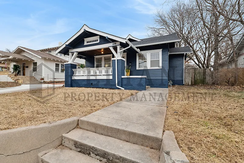 3 bed, 1.0 bath, 1488 sqft, $1,595 — Photo 2