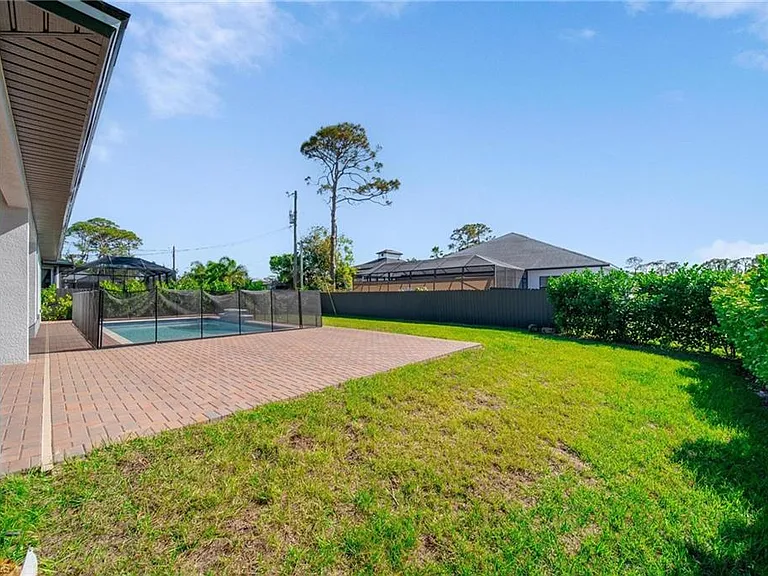 4665 Key Largo Ln — Photo 35