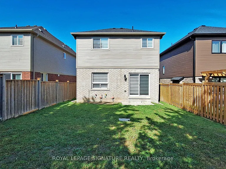 138 Sun King Cres — Photo 43