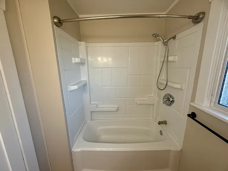 4315 Fawcett Ave — Photo 2
