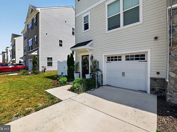 4th image of 11106 Wilder Way