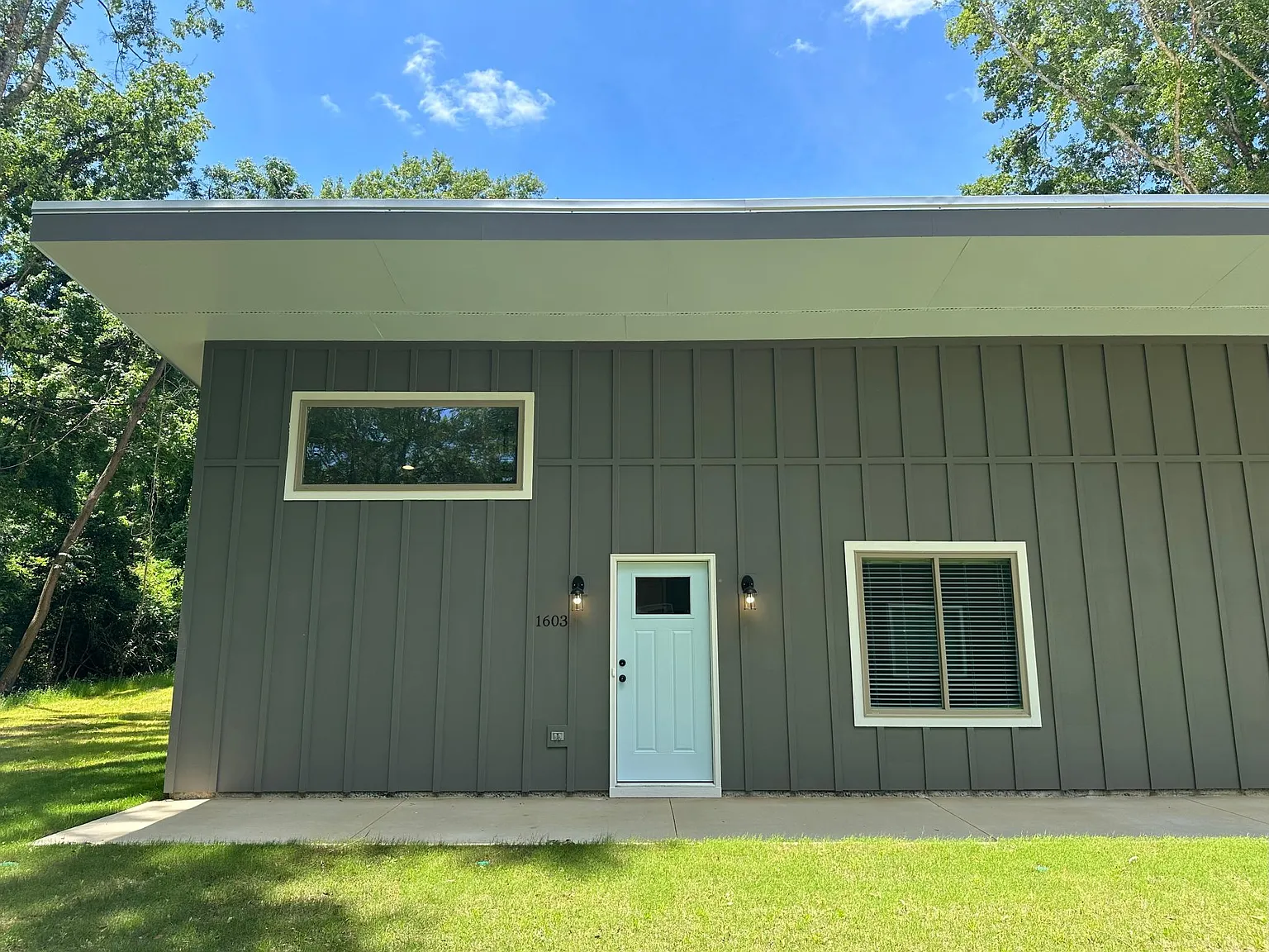1 bed, 900 sqft, $2,200 — Photo 2