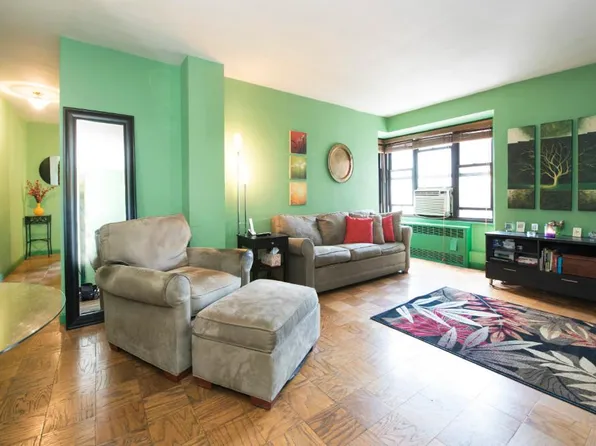 264 East Broadway image 1 of 6