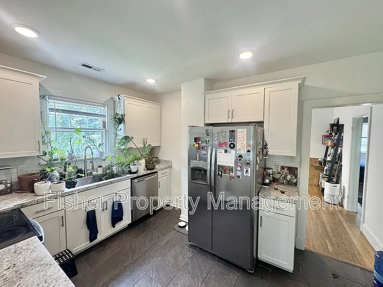 2205 Fenton St — Photo 8