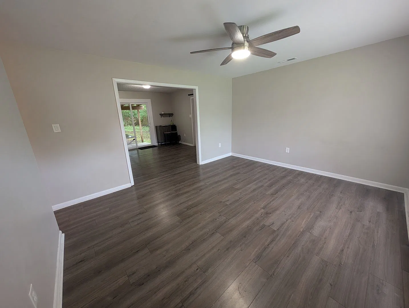 Charming 4-Bedroom Home for Rent in Summerville! — Photo 4