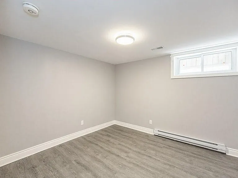 40 Mayflower Ave #LOWER — Photo 11
