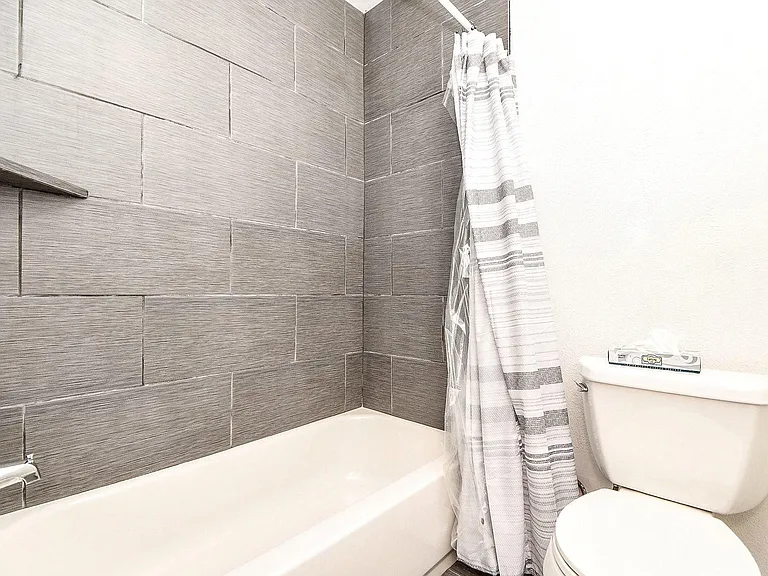 9037 Crestview Dr — Photo 8