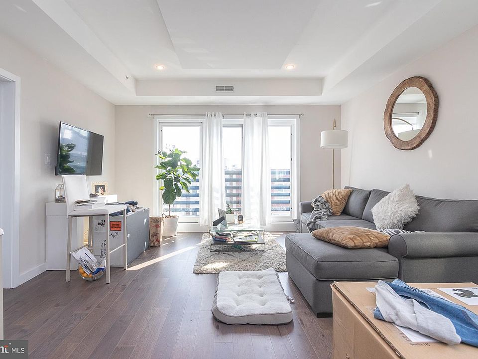 1st image of 938 New Market St APT 301