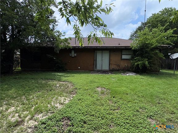 2nd image of 1128 Lindsey Cir