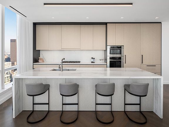 2nd image of 111 Murray St #35W