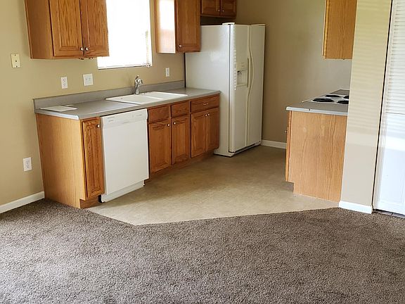 5th image of 907 S 1st St