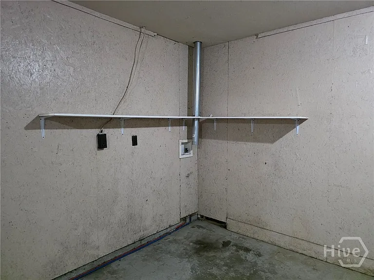 407 Savannah Ave — Photo 17