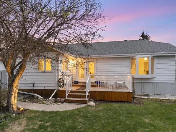 121 N Mountain St, Cochrane, AB T4C 1Z5