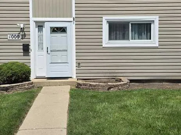 1000 Sandpiper Ct, Bartlett, IL 60103