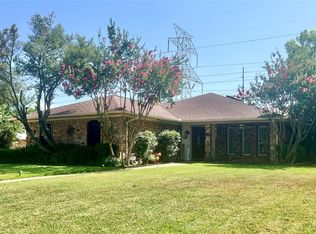1826 Green Tree Ln, Duncanville, TX 75137