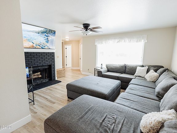 3rd image of 102 Woodlake Ct