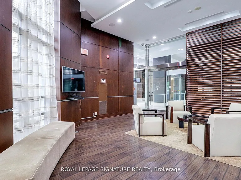 330 Burnhamthorpe Rd W #1602 — Photo 3