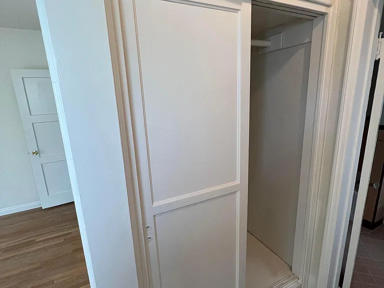1226 S Longwood Ave #1226 — Photo 32