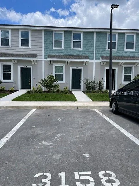 2 bed, 2.5 bath, 1187 sqft, $1,700 — Photo 2