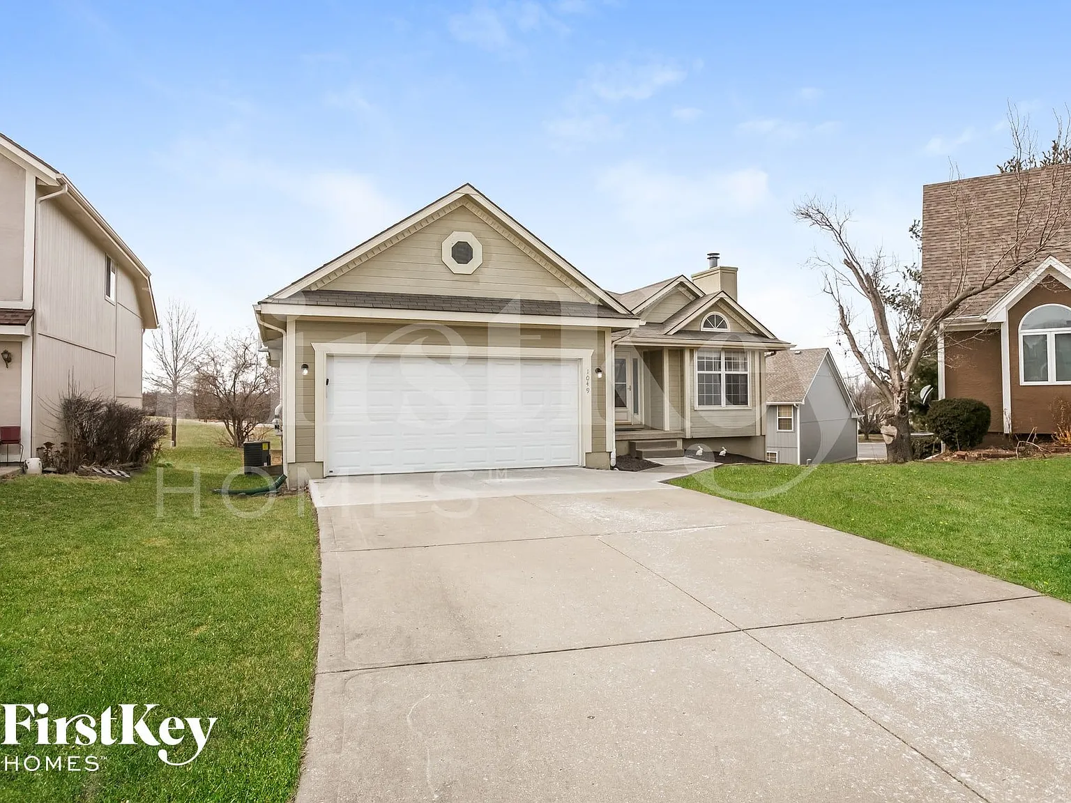 3 bed, 3.0 bath, 1948 sqft, $2,545 — Photo 2