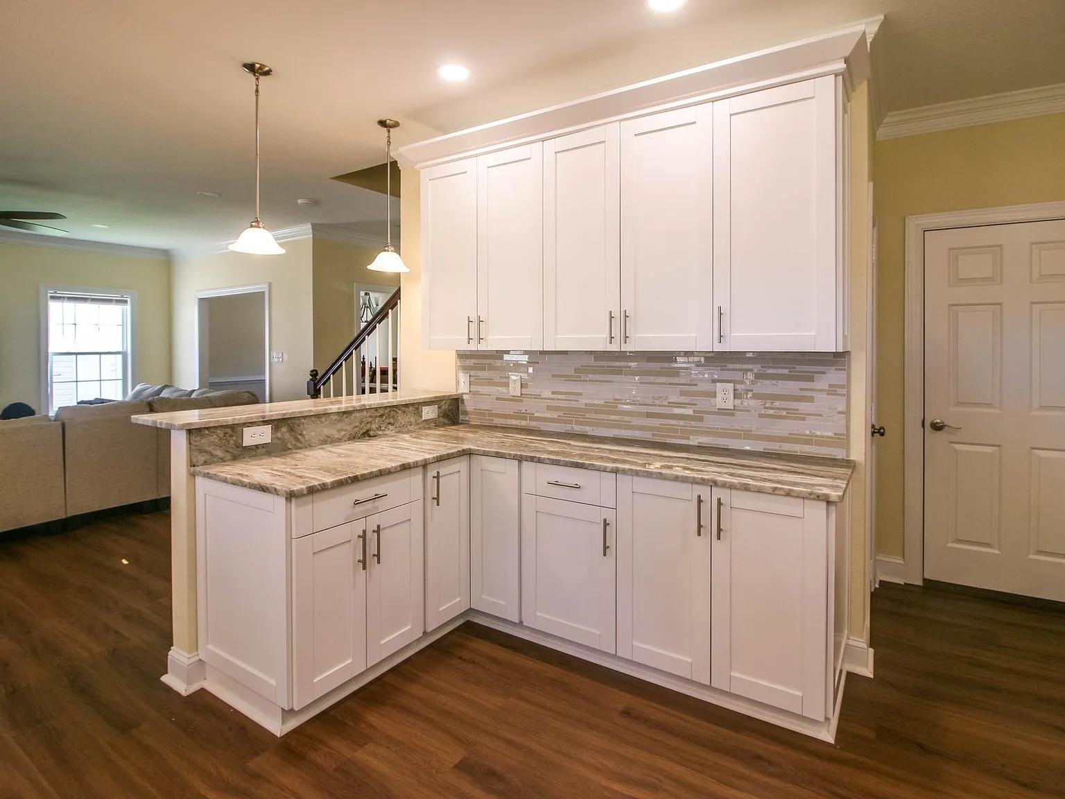 4 bed, 2.5 bath, 2196 sqft, $3,350 — Photo 4
