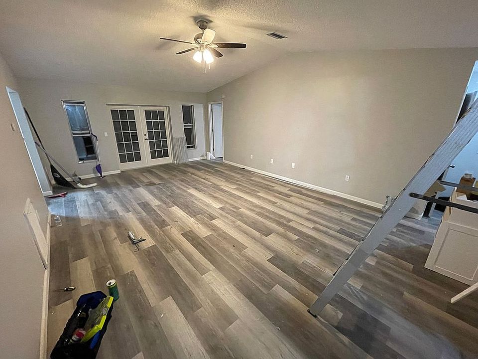 1st image of 721 Winter Garden Dr