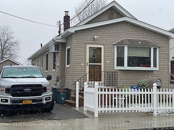 2nd image of 106 Smith Pl