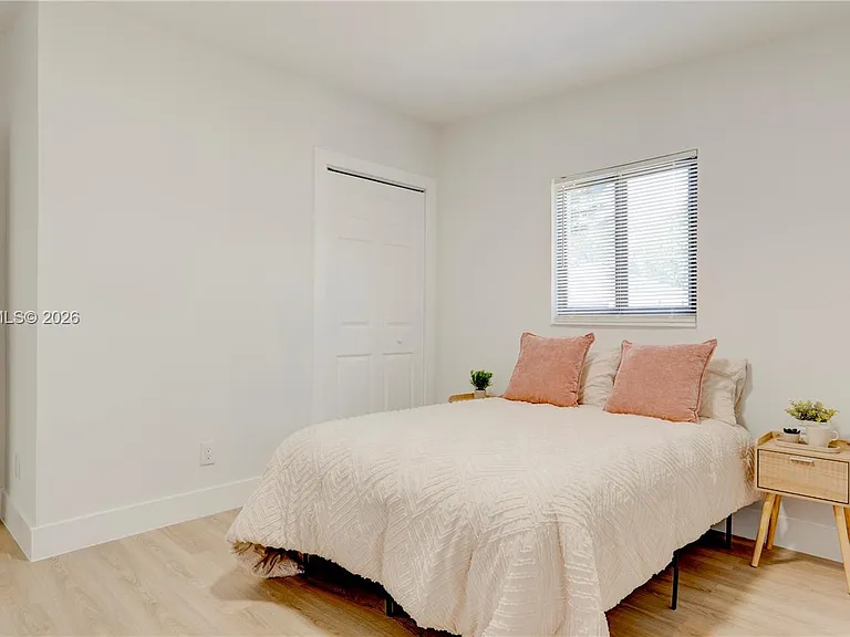 2736 NW 21st Ave — Photo 14