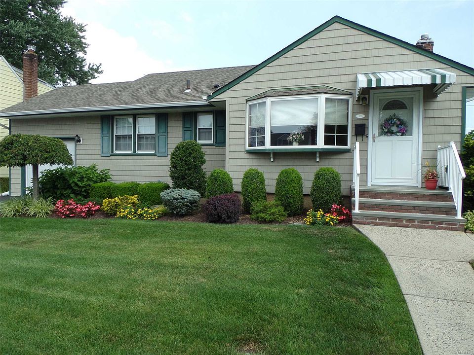 1st image of 17 Ferndale Dr