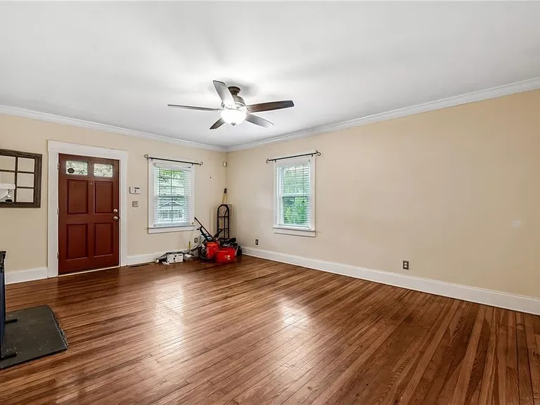 976 Hall Pl NW — Photo 6