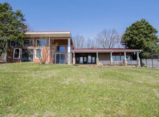109 Charmont Dr, Radford, VA 24141