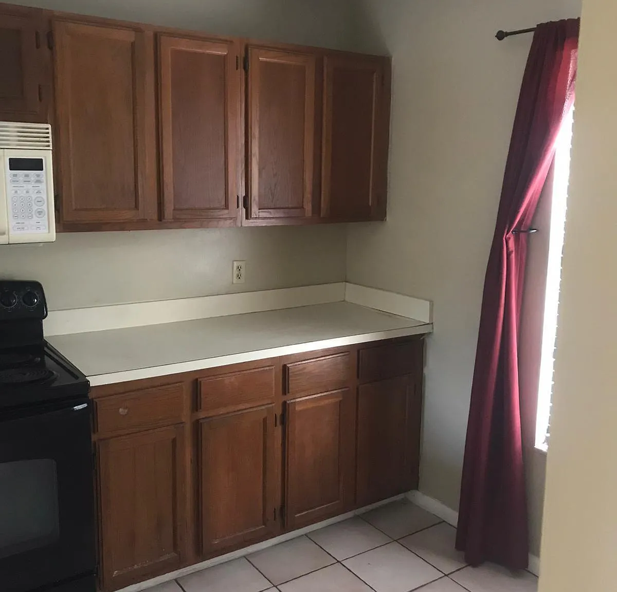 2 bed, 1.5 bath, 963 sqft, $1,900 — Photo 2