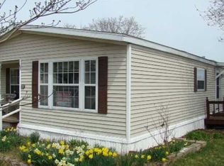 40 Cooper Ln, East Greenwich, RI 02818