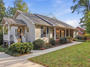 856 Lakeview Dr, Thomasville, NC 27360