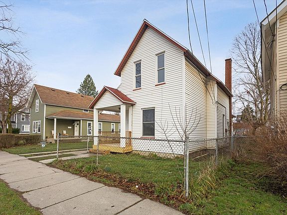 3rd image of 827 2nd St NW