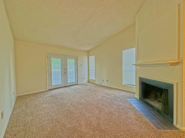 4321 Lake Shore Villa Dr — Photo 6