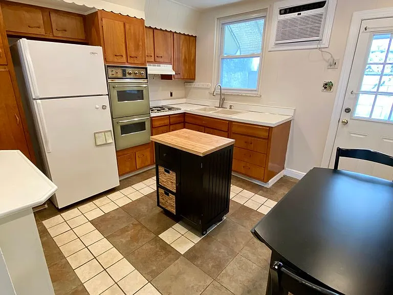735 Manton St — Photo 5