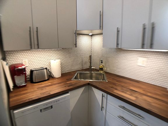 4th image of 1537 Poplar St APT 1A