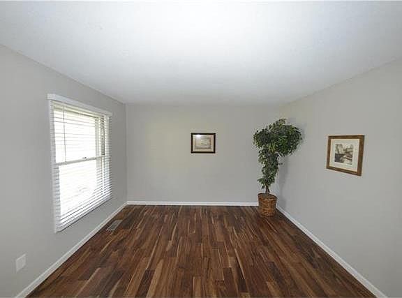 5th image of 2061 Seven Pines Dr