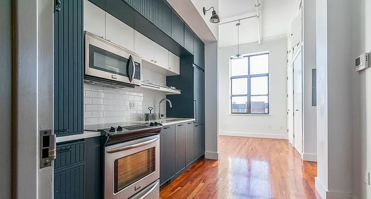 Rented by EXR | media 24