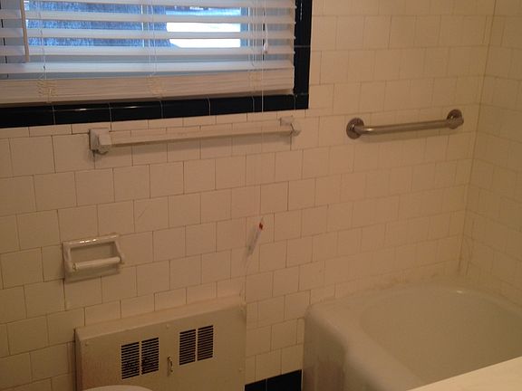 5th image of 100 Lewis Dr APT 22C