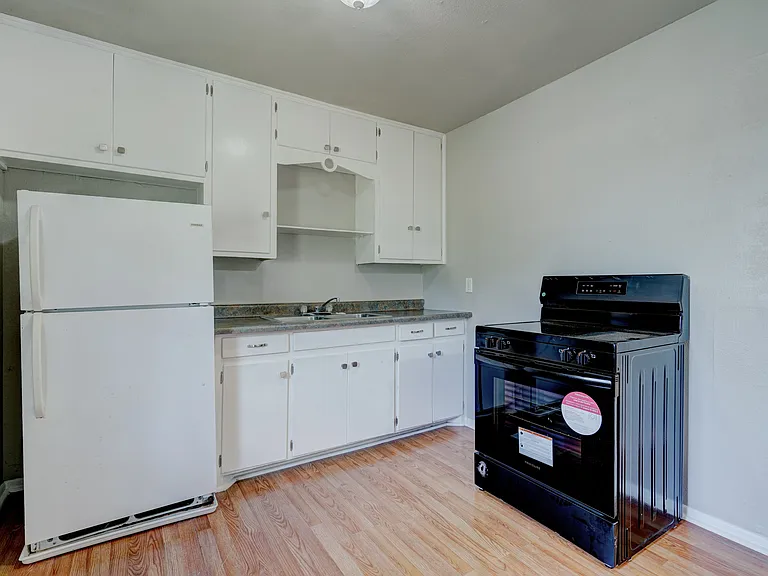 21830 SE 44th St — Photo 4