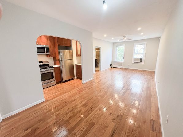 922 Lorimer St APT 3
