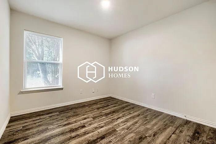 227 Lopez St — Photo 9